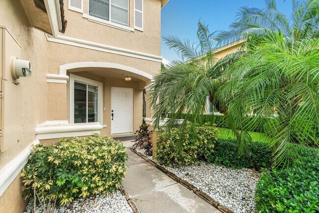 Building Photo - 1611 Cetona Dr