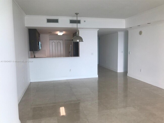 Building Photo - 2101 Brickell Ave