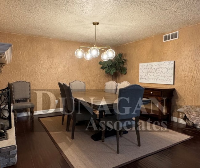 Building Photo - PRICE REDUCED !!!! Partially Furnished- 3bed 2bath home with water paid