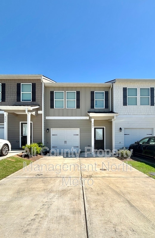Building Photo - 305 Rolling Grn Dr