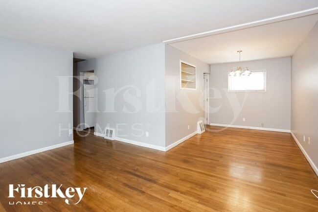 Foto del edificio - 1095 Ozment Dr