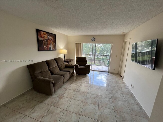 Building Photo - 2230 N Cypress Bend Dr