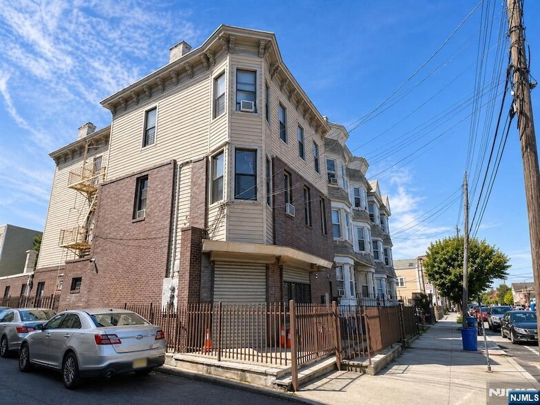Photo - 840 Mount Prospect Avenue Unit APT 1