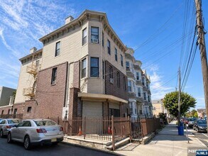 Building Photo - 840 Mt Prospect Ave