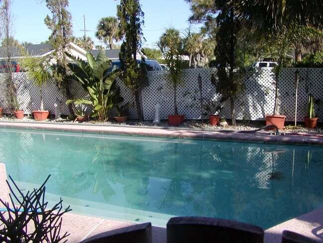  - 273-281 17th Ave N