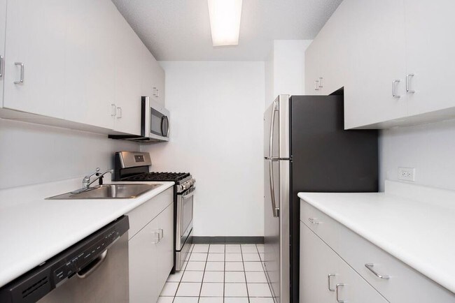 Foto del edificio - 422 E 53rd St