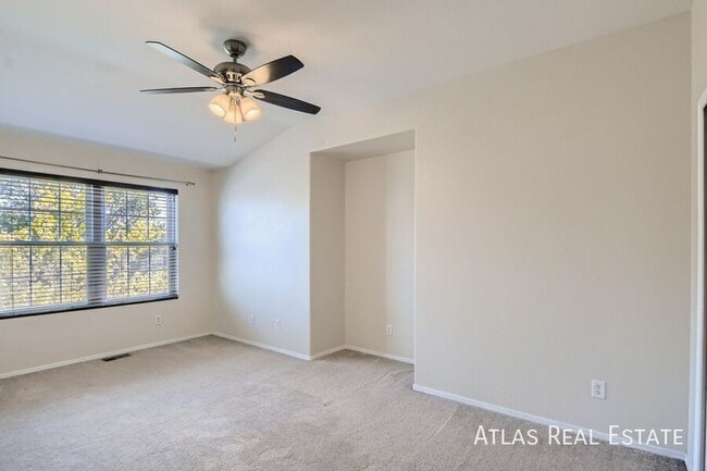 Building Photo - 715 Ridgebury Pl