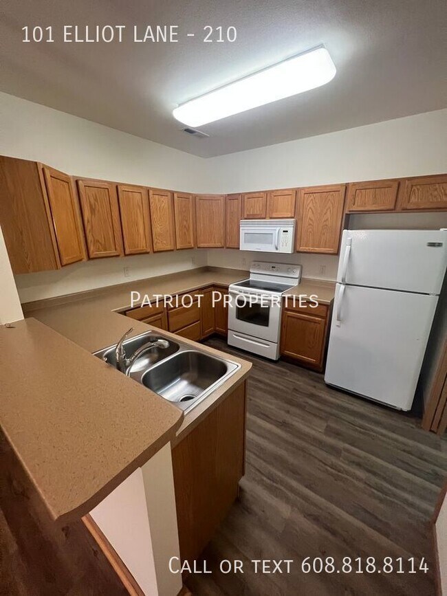 101 Elliott Ln Unit 210, Oregon, WI 53575 Room for Rent in Oregon, WI