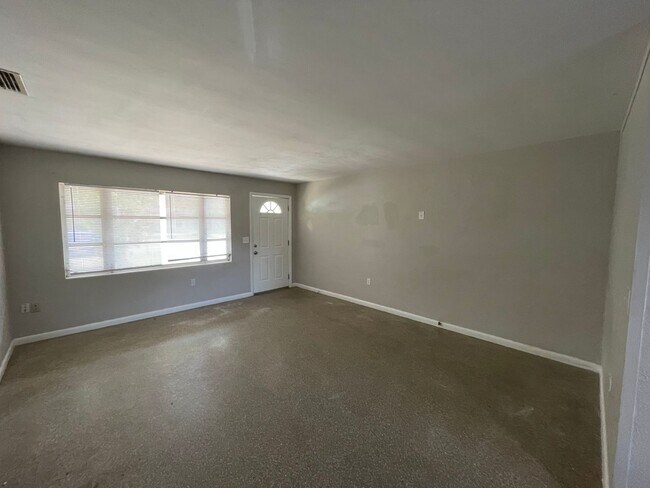 Foto del edificio - 2 Bedroom/1 Bath