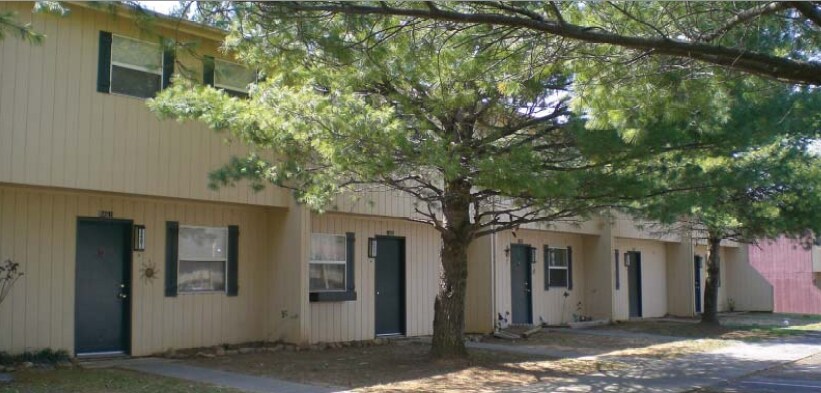 Foto principal - Lakewood Village Apartments