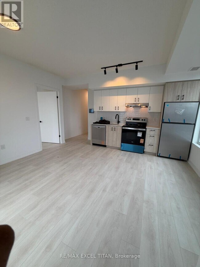 Photo du bâtiment - 4878 Powers Cmn