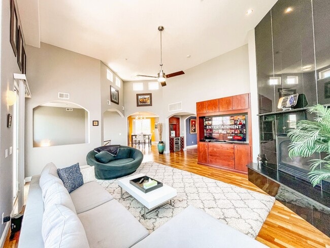 Photo - 287 E Fountain Blvd Apartment