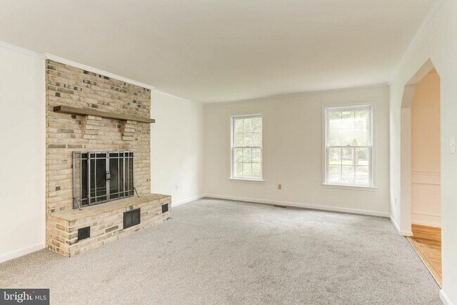 Building Photo - 10917 Shadow Ln