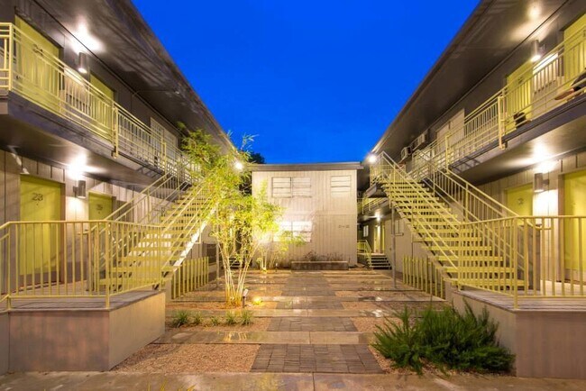 Foto del edificio - 219 W Alabama St