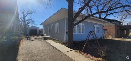 Building Photo - 1204 5th Ave