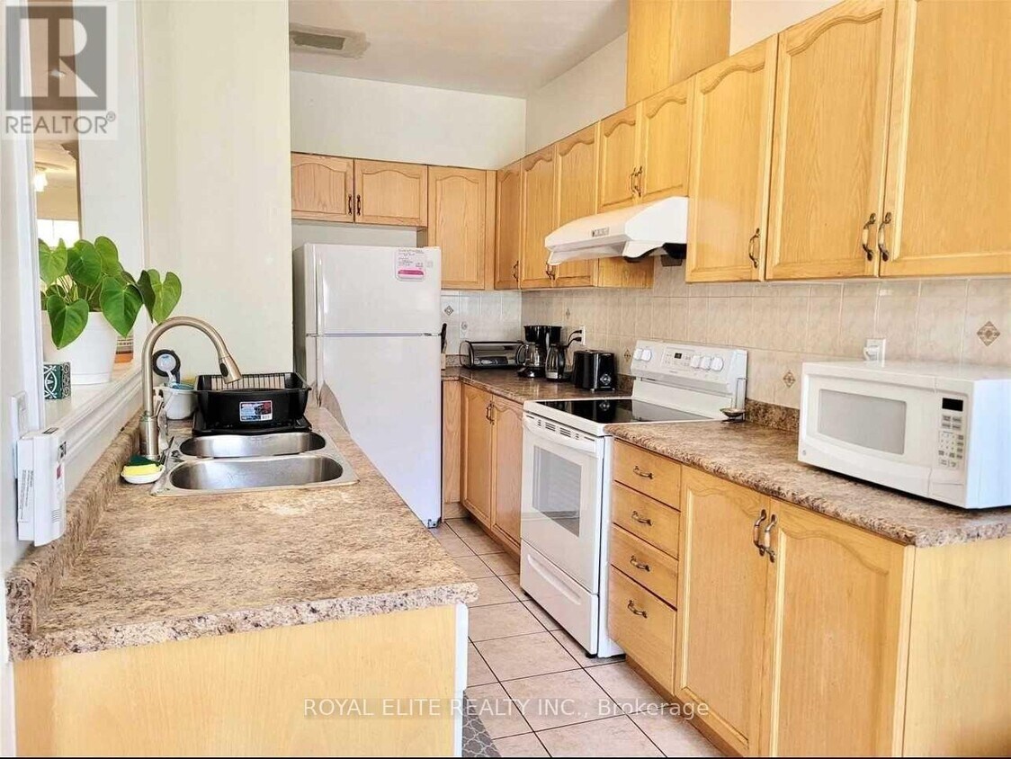 Primary Photo - 3395 Fountain Park Ave