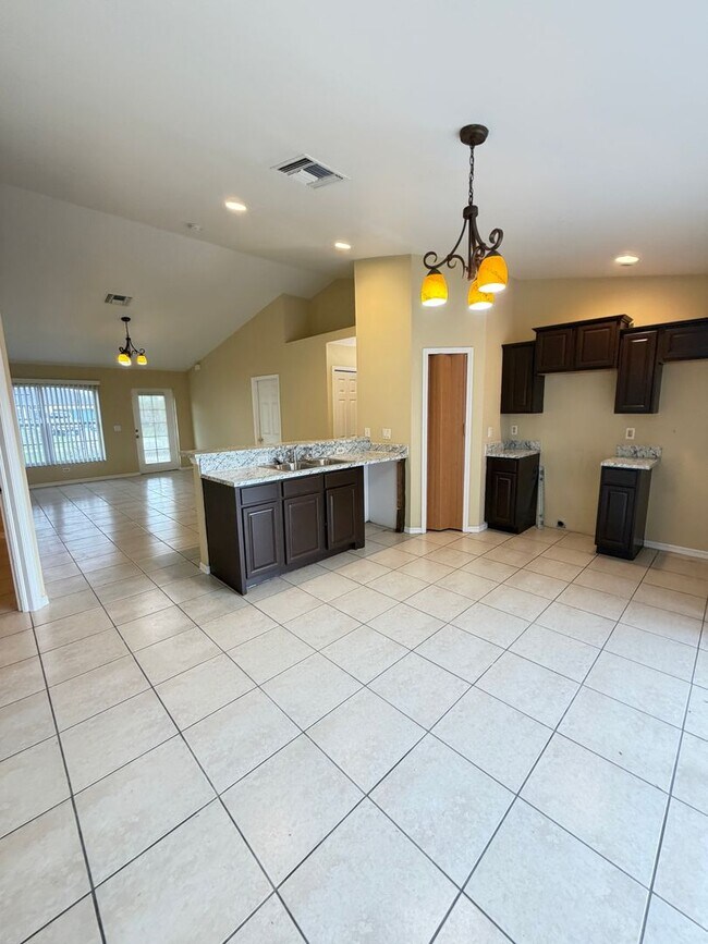 Foto del edificio - Now Available — Charming Single-Family Home