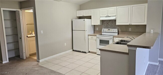 Foto del edificio - 863 Bedford Dr