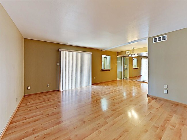 Building Photo - 2800 Escada Dr