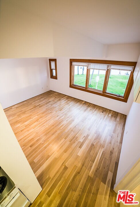 Foto del edificio - 8 Brooks Ave