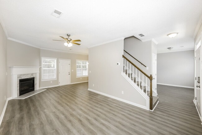 Building Photo - 1609 Blossom Dr