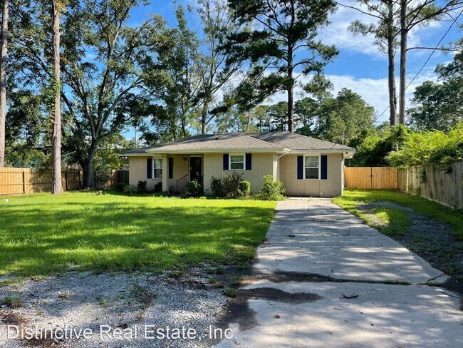 Foto del edificio - 3 br, 2 bath House - 35703 Garden Dr.