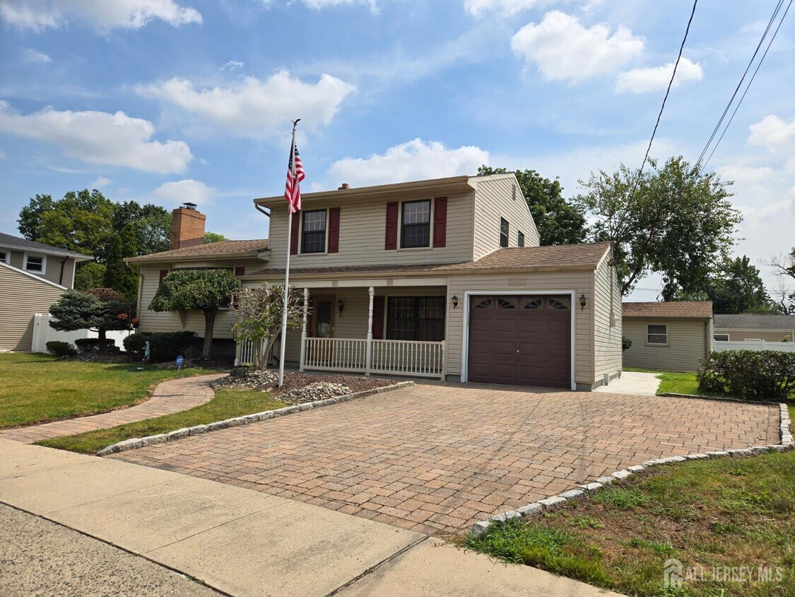 Primary Photo - 16 Stanley Pl