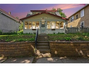 Building Photo - 1411 Knox Ave N