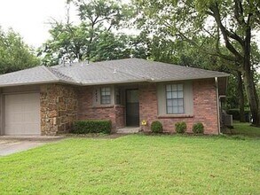 Building Photo - 2432 E 55th Pl