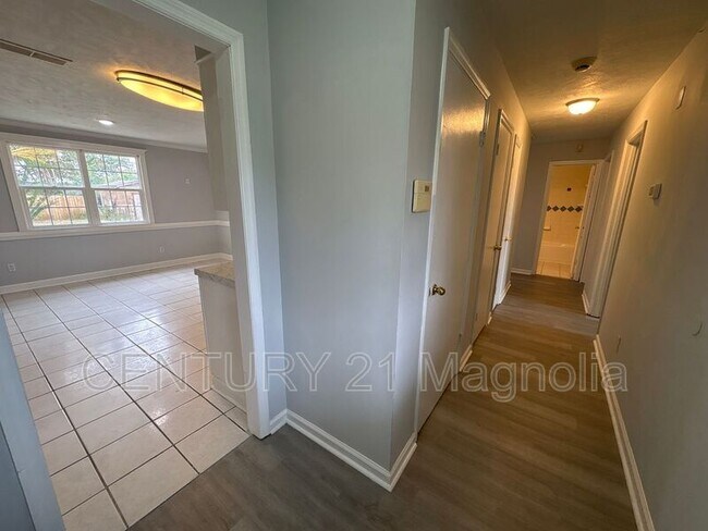 Foto del edificio - 3346 Ravenwood Dr