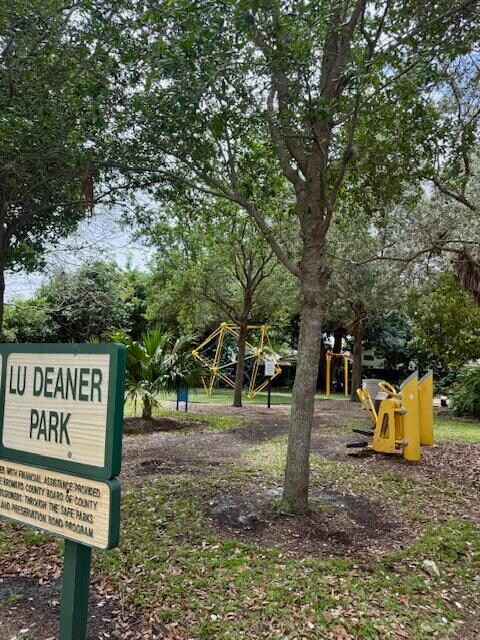 Foto del edificio - 2207 NE 33rd Ave