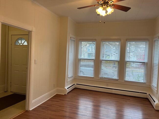 Foto del edificio - 513 S Albany St