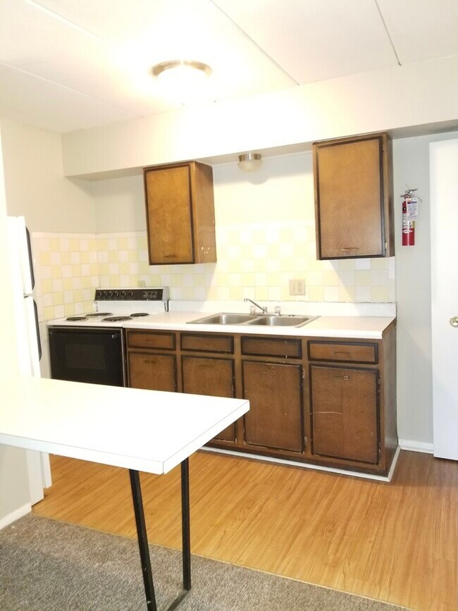 Building Photo - 409 Sherman St