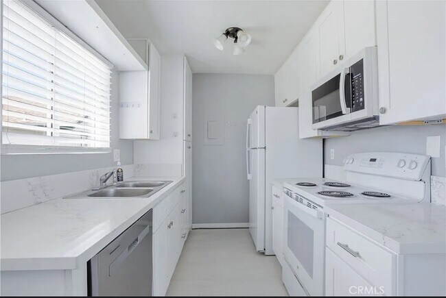 Foto del edificio - 23232 Orange Ave