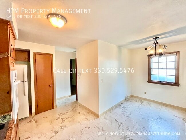 Building Photo - 2463 Derbyshire Rd