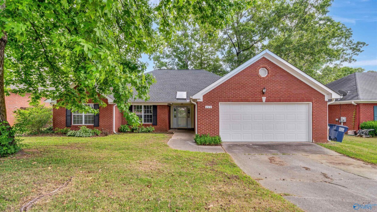 Primary Photo - 223 Jarrett Ln