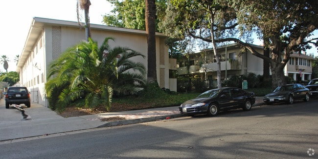 Building Photo - Desiree Apartments