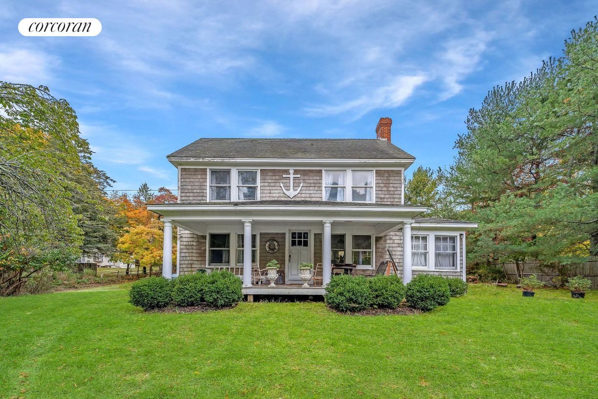 Foto principal - 2976 Noyack Rd