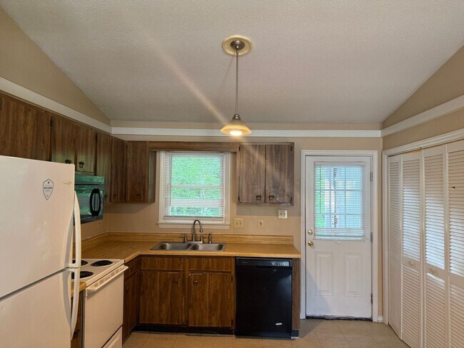 Foto del edificio - Nice 2 bedroom, 2 bath duplex.