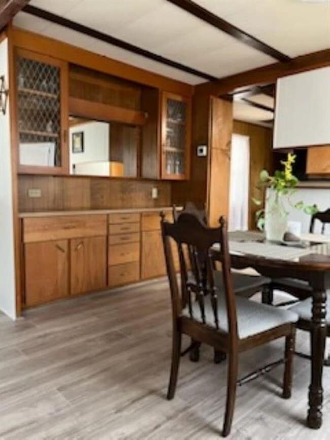 Building Photo - 206 River St