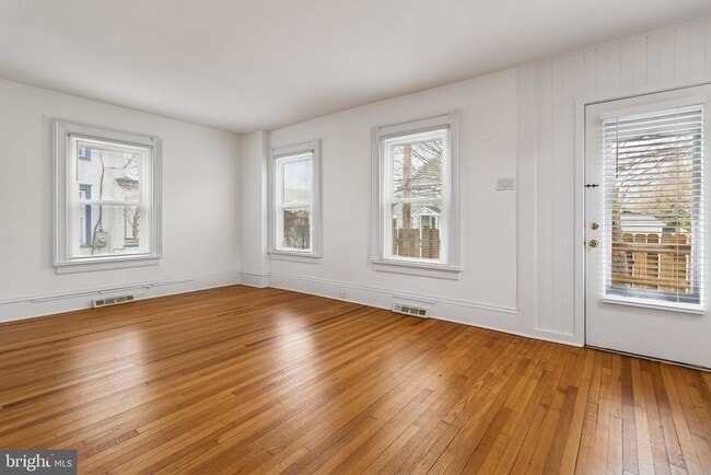 Foto del edificio - 12 Station Rd