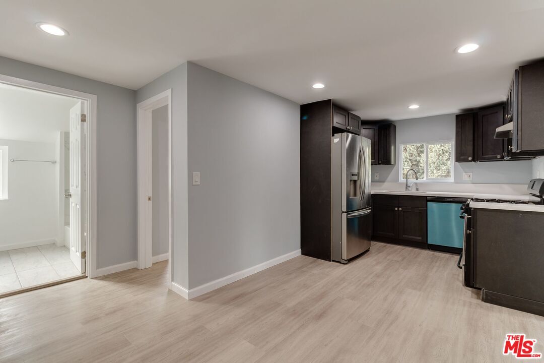 Foto principal - 11472 Ventura Blvd