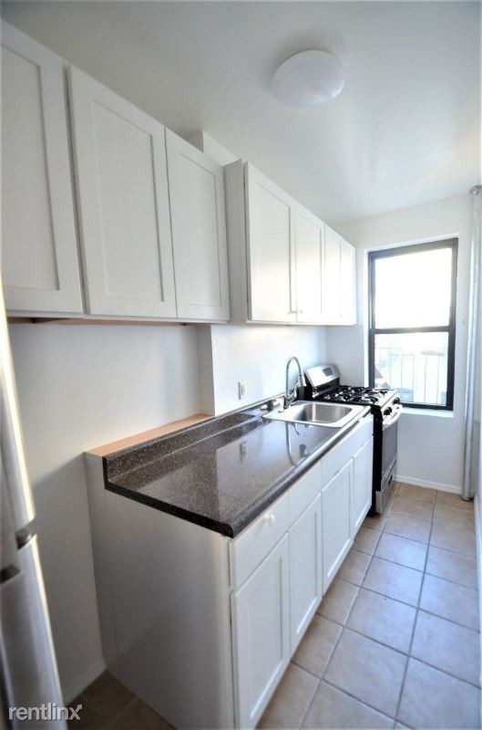 Building Photo - Studio, 1 bath Apartment - 1085 Nelson Avenue
