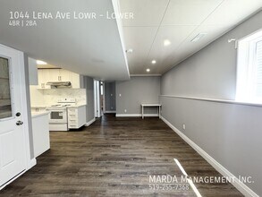 Building Photo - 1044 Lena Ave