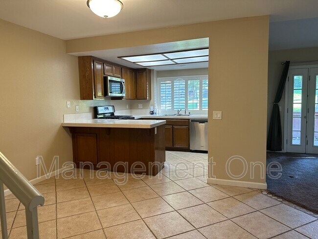 Building Photo - 952 Innkeeper