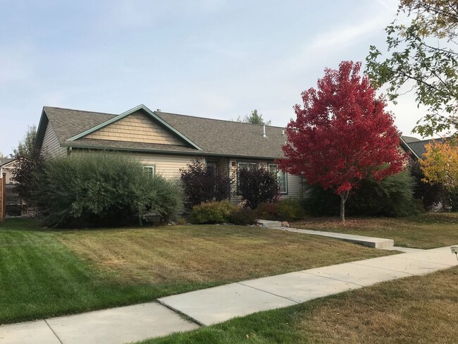 Foto del edificio - Beautiful 3 bedroom 2 bath home in  Pleasa...