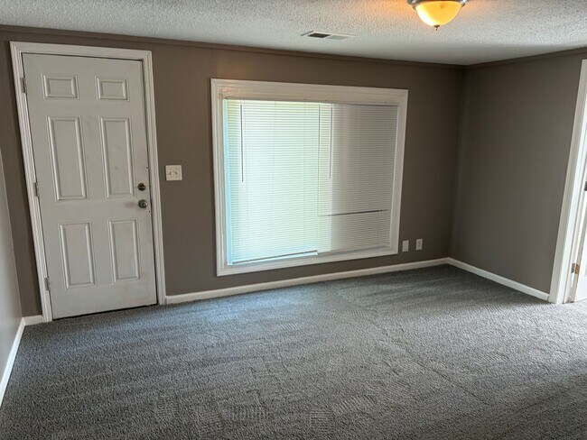 Foto del edificio - Charming One-Level Home with Fresh Updates & Private Setting!