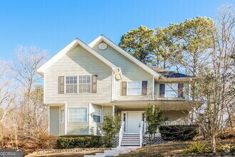 Building Photo - 1042 Whispering Woods Dr