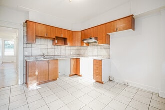 Building Photo - 8705 Av. Souligny