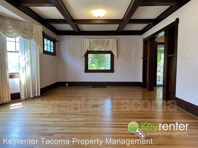Building Photo - 3 br, 2 bath House - 401 S 35th St